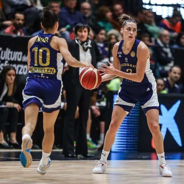 Fenerbahçe yenilgisiz devam ediyor!