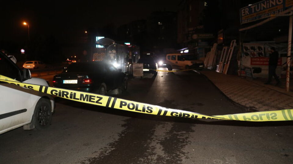 Sokakta bıçaklanmış halde bulundu, hastanede öldü