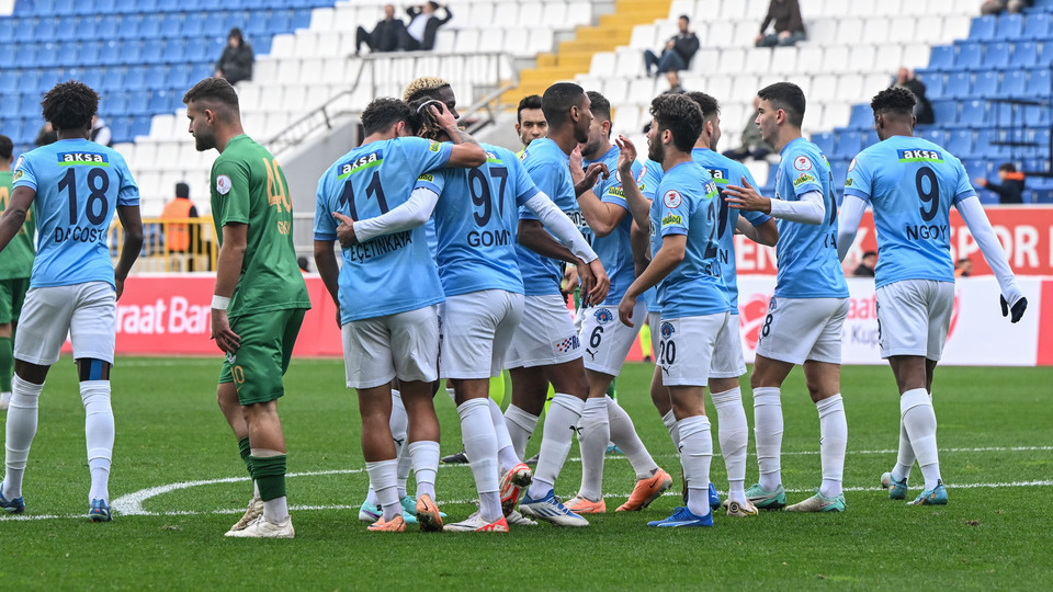 Paşa kupada farklı turladı