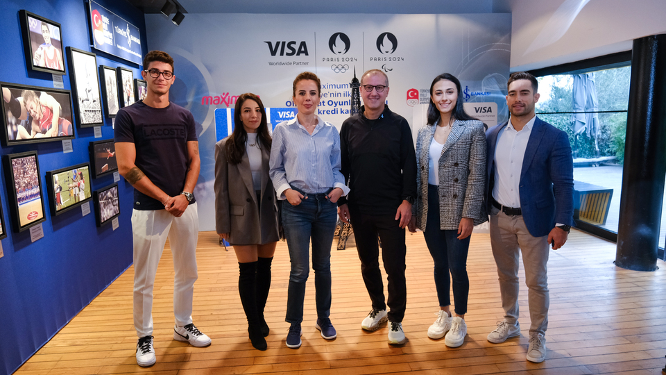 İş Bankası'nın olimpiyat temalı kartı tanıtıldı