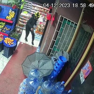  Yüzünü kaskla gizledi, dehşet saçtı!