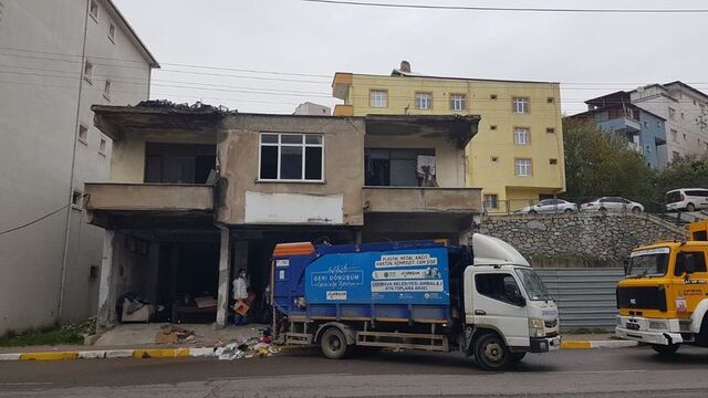 Evinden 3 kamyon çöp çıktı