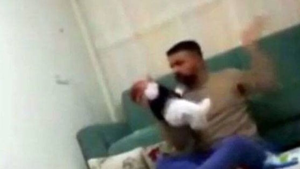 2 aylık bebeğini döven cani babanın cezası belli oldu