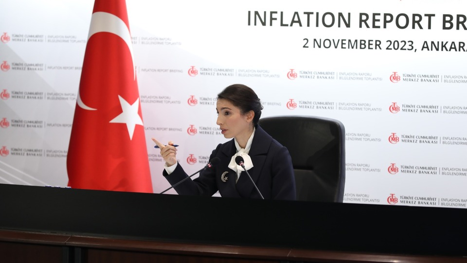 Erkan takip edilecek kadınlar listesinde!