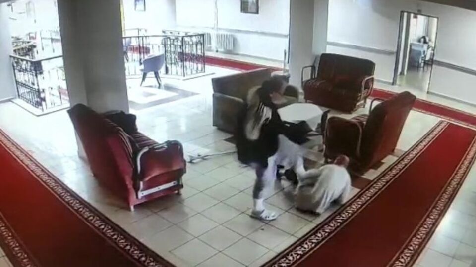 Huzurevindeki kavga can aldı