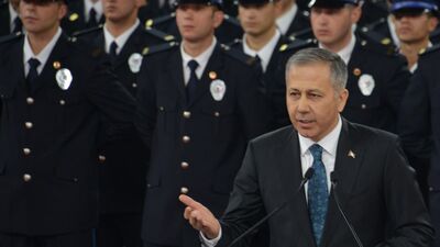 Yerlikaya'dan yeni polislere ilk talimat!