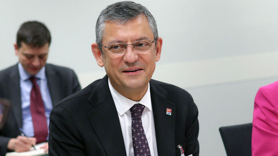 Özel, Scholz ile görüştü