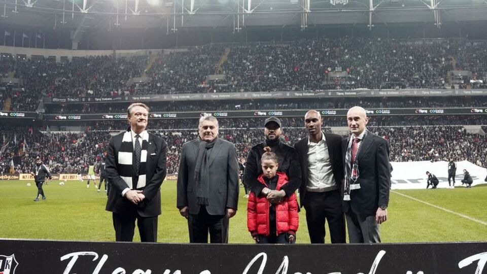 Quaresma ve Atiba'ya plaket verildi