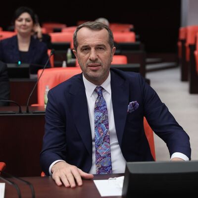 Saffet Sancaklı MHP'den istifa etti