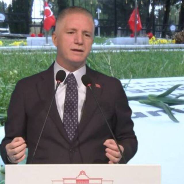 Vali Gül, Beşiktaş'taki terör şehitlerini andı