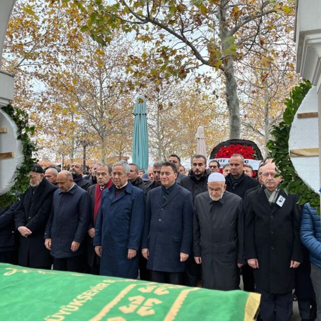 Babacan'ın annesi son yolculuğuna uğurlandı