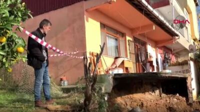Sarıyer'de istinat duvarı çöktü!