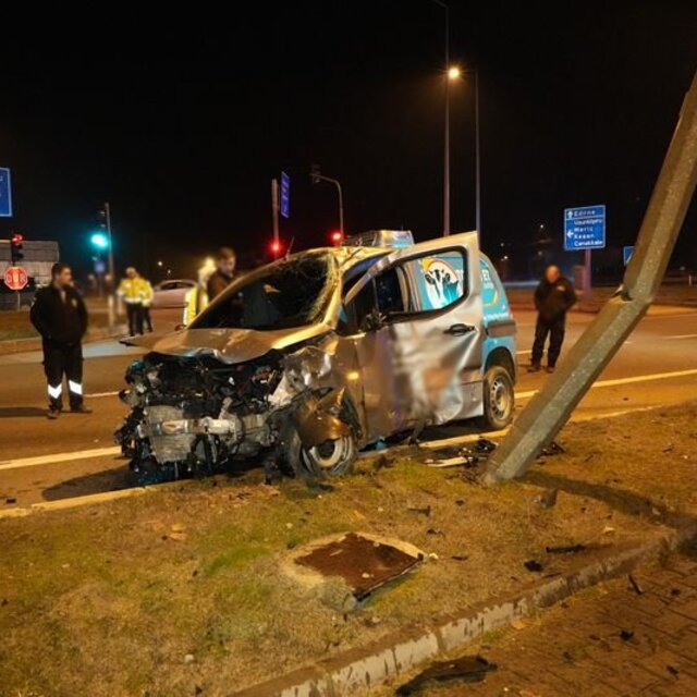 Edirne'de iki araç çarpıştı: 1 ölü, 5 yaralı