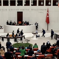 Saadet Partili Bitmez kürsüde bayıldı