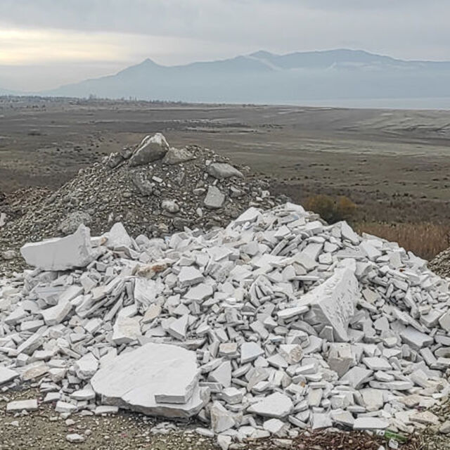 Burdur Gölü kenarına yine döktüler!