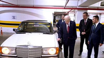 Bahçeli'den özel hediye: Plakaya dikkat!