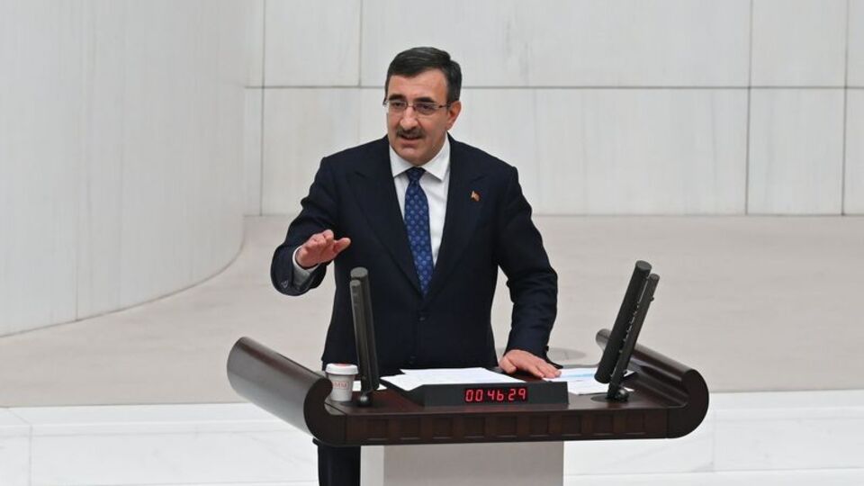 'Yatırımlarda asgari 1 milyar şartı'