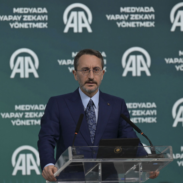  "Amacımız, yapay zekayı engellemek değil yönetmek"