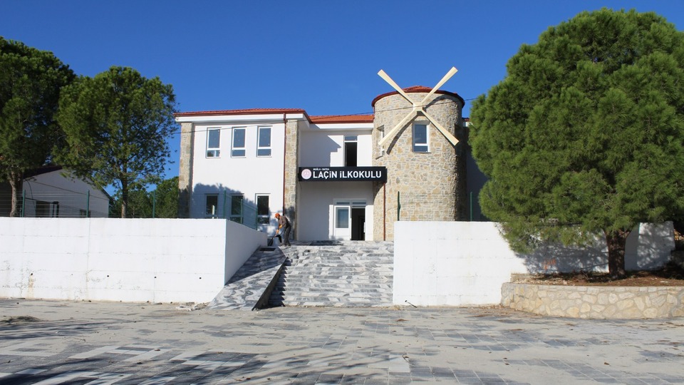 Yeldeğirmenli okul öğrencilerini bekliyor