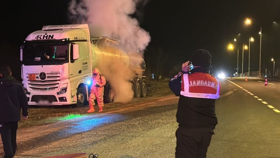 Tankerdeki kimyasal sızıntı ekipleri alarma geçti