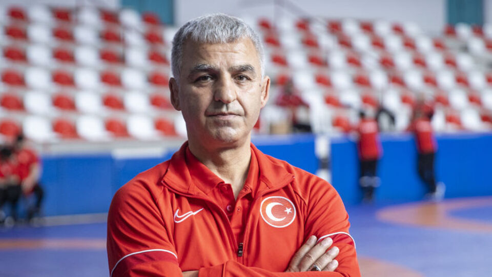 Hakeme saldıran antrenör görevden alındı