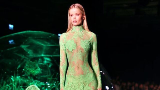  Ünlü modeller Antalya'da podyuma çıktı