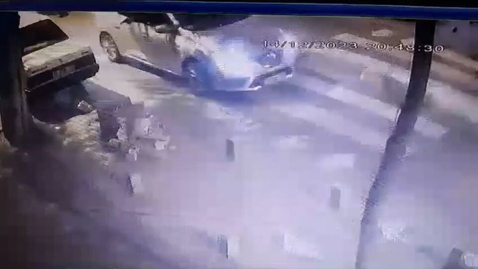 O anlar kamerada! Taksi durağına yaylım ateşi!