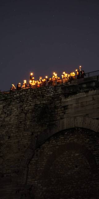  Yedikule zindanlarında fenerle yolculuk