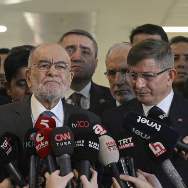 Karamollaoğlu'ndan Özel'e teşekkür