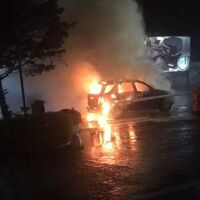 Alev alan cip hurdaya döndü