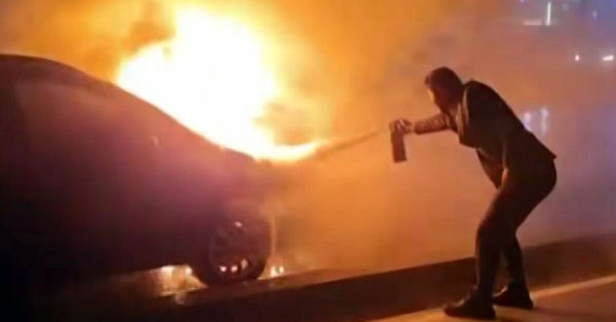Les pompiers ont maîtrisé l’incendie d’une voiture à Avcılar et Beylikdüzü