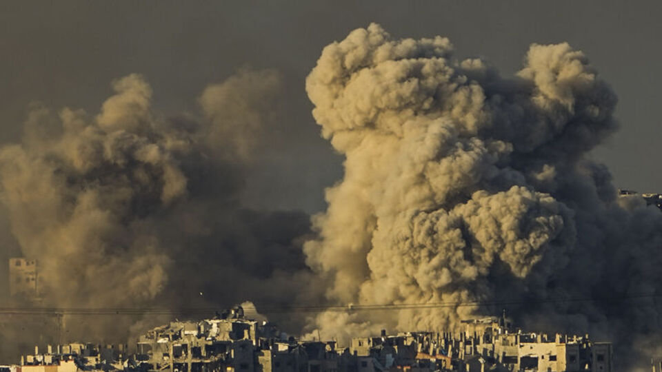 İsrail Gazze'de 2 mülteci kampına saldırdı