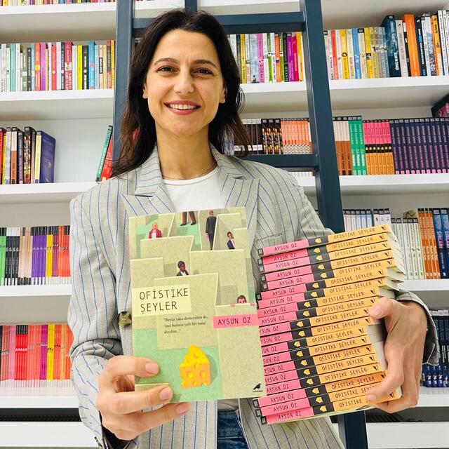  Aysun Öz ilk kitabını yayımladı