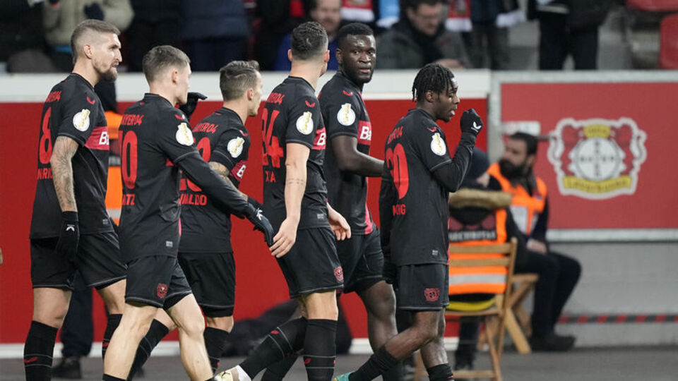 Leverkusen, Frankfurt'u 3 golle geçti