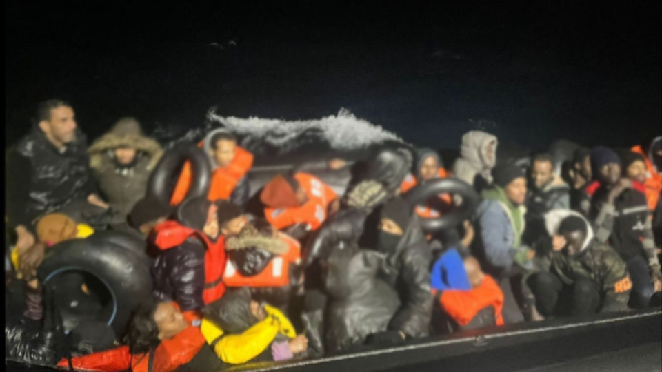 Balıkesir açıklarında 43 düzensiz göçmen kurtarıldı