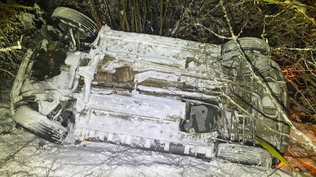 Otomobil şarampole devrildi: 1 ölü, 3 yaralı