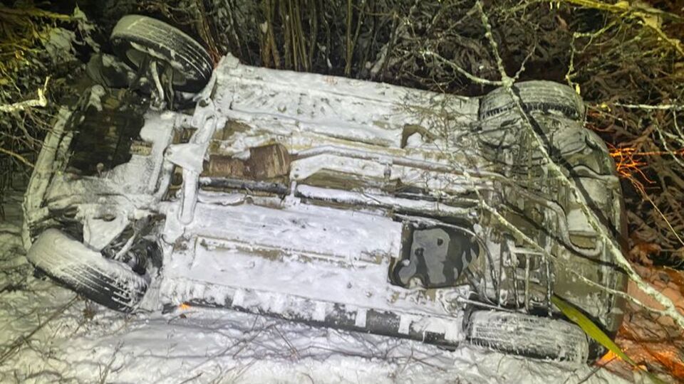 Otomobil şarampole devrildi: 1 ölü, 3 yaralı