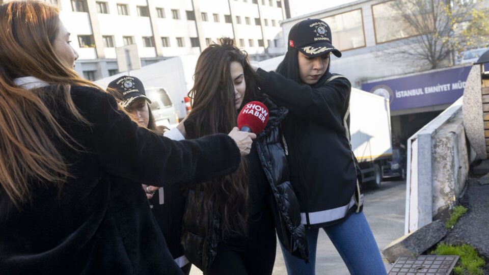 Ece Ronay adli kontrol şartıyla serbest bırakıldı