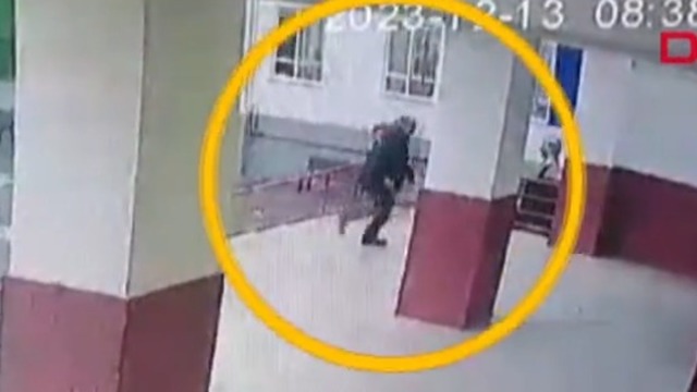 Hamile ��retmene veli sald�r�s�!