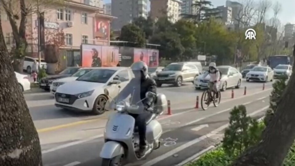 Motosikletlilere bisiklet yolu cezası