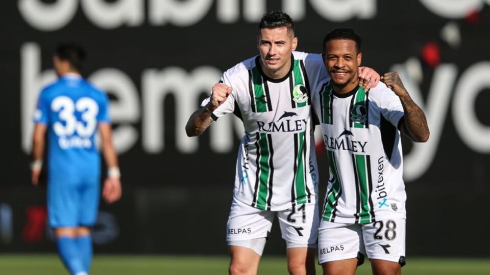 Sakarya üç puanı üç golle aldı!