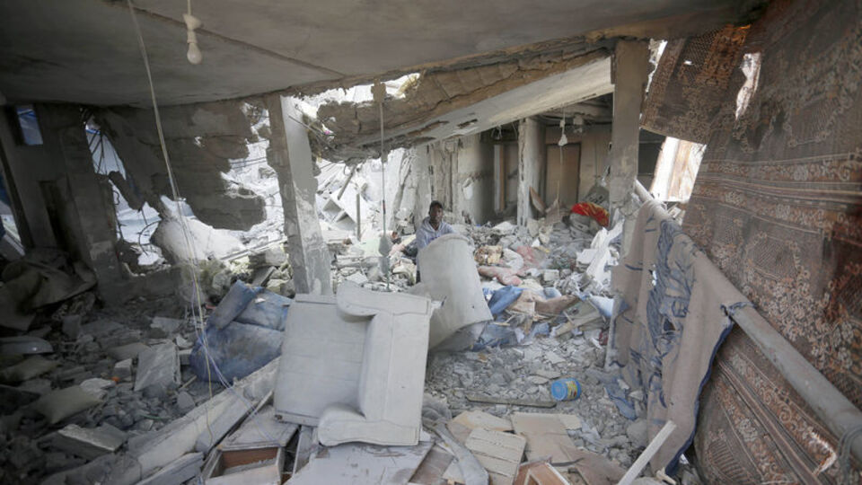 İsrail Gazze'de bina bombaladı: Çok sayıda ölü var