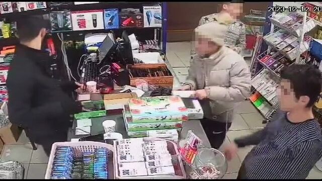 SMA hastas� �ocu�un kumbaras�n� �ald�lar