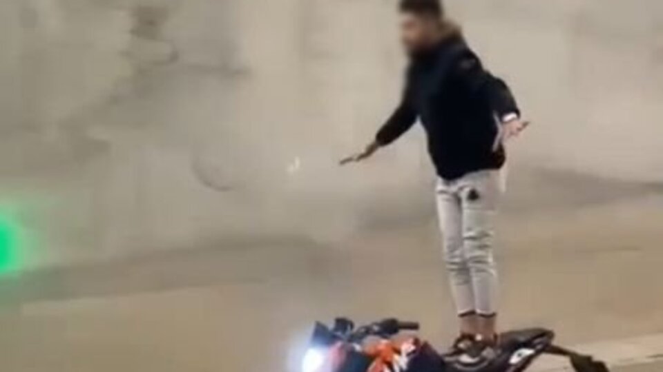 Motosiklette akrobatik hareketlere ceza yağdı