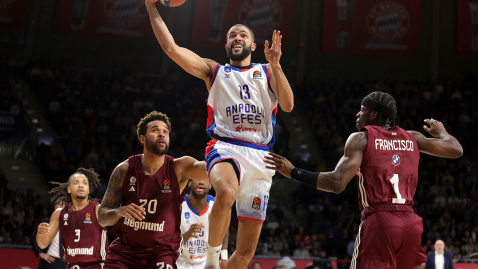 Anadolu Efes deplasmanda kayıp!