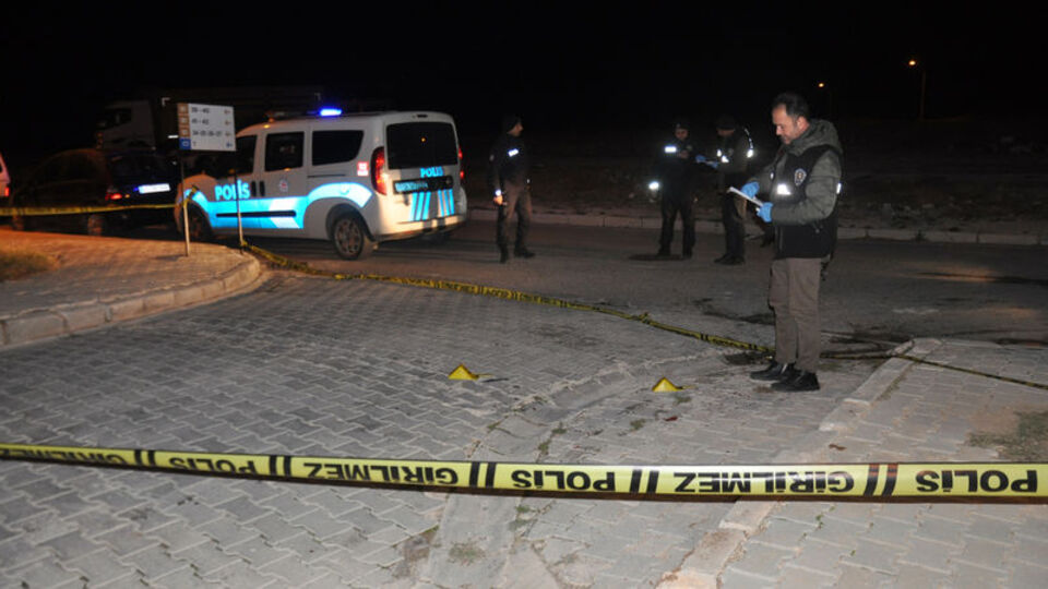 Eski damat ile kayınpeder arasında bıçaklı kavga: 3 yaralı