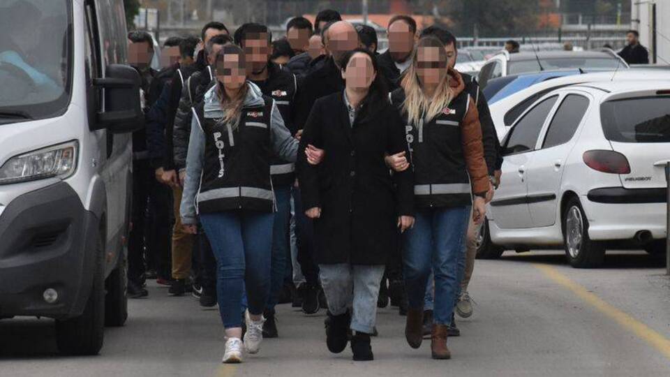 Adana'da "rüşvet" operasyonunda tutuklama