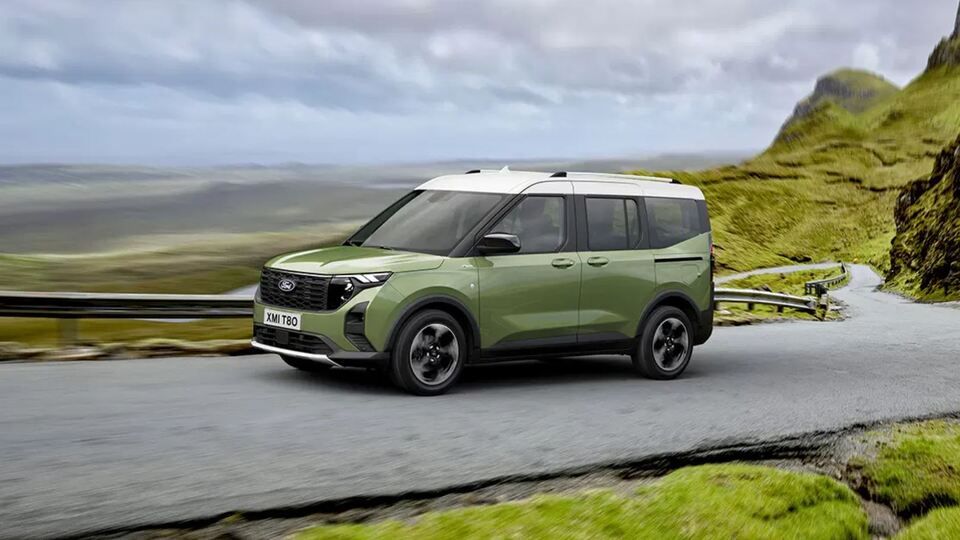 Otosan'ın Romanya'da ürettiği ilk araçlar yollara çıkıyor