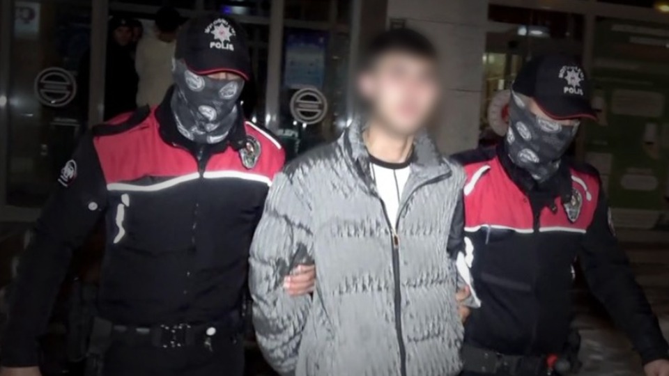 Eski arkadaşını 9 bıçak darbesiyle öldürdü