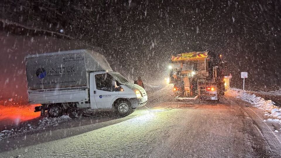Kastamonu'da kar yağışı etkili oluyor
